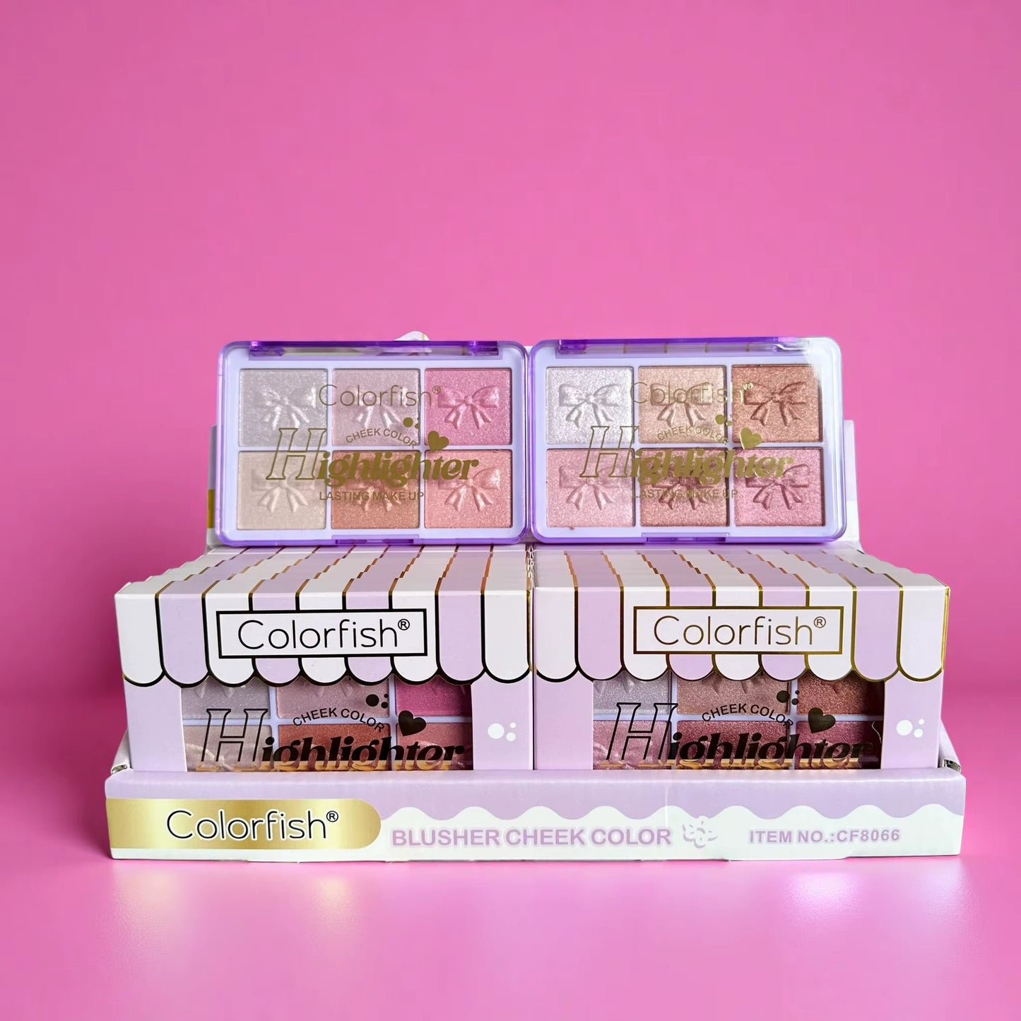 Highlighter palette with 12 pieces and comes with 6 colors