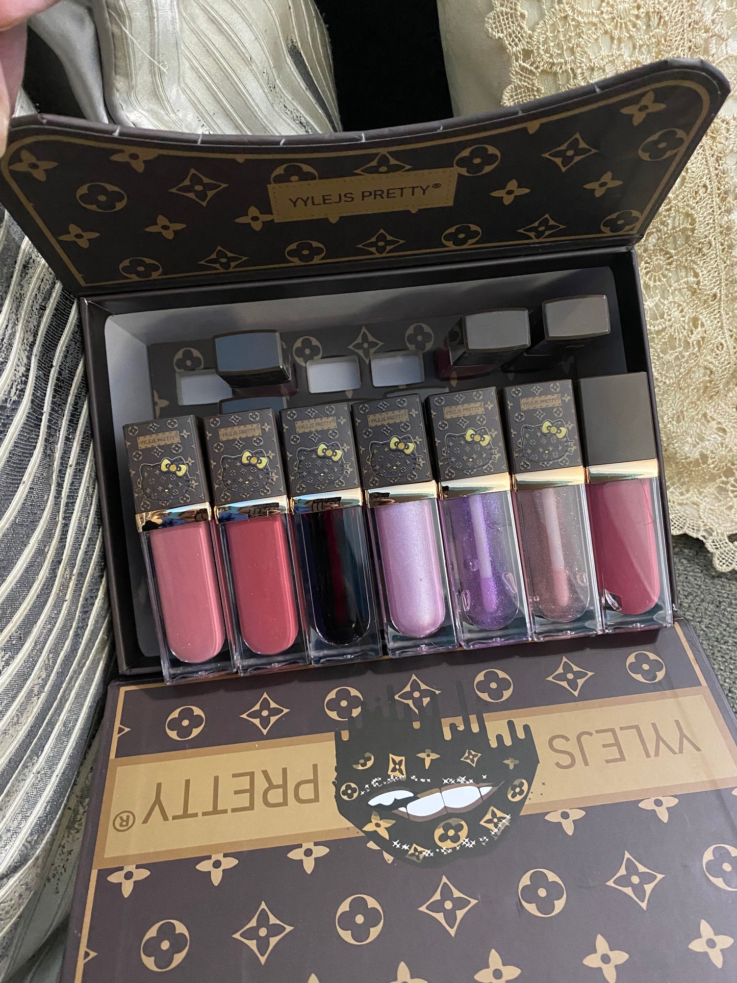 Hello Kitty lip gloss Gif set 24(pcs)